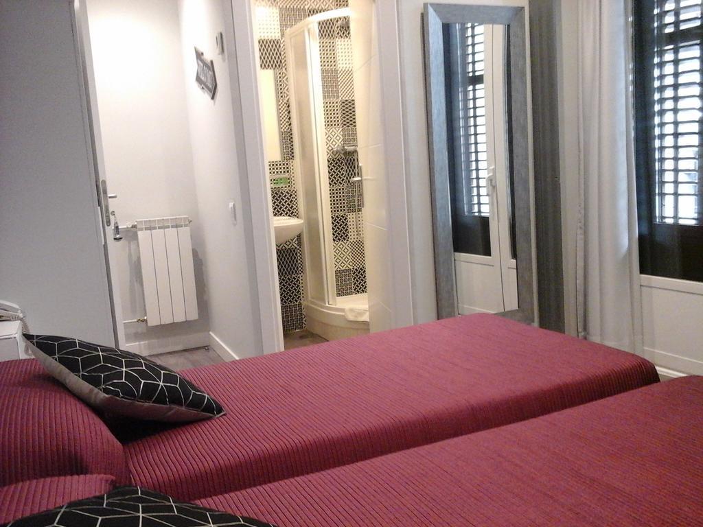 Hostal Don Alfonso Madrid Esterno foto