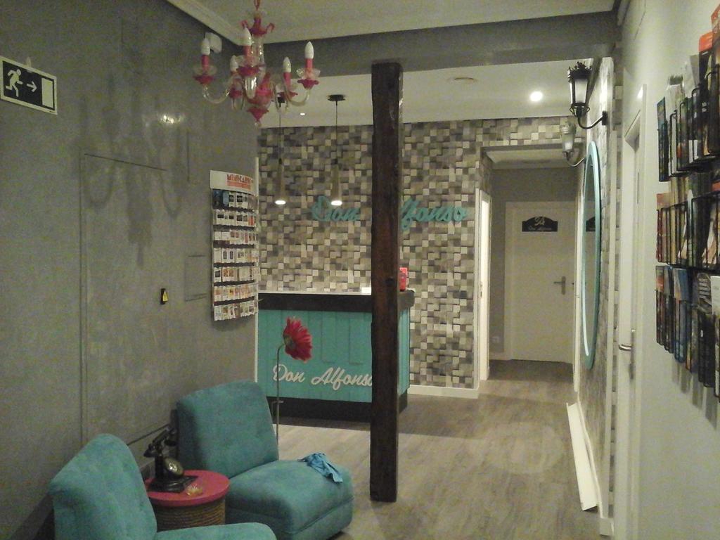 Hostal Don Alfonso Madrid Esterno foto
