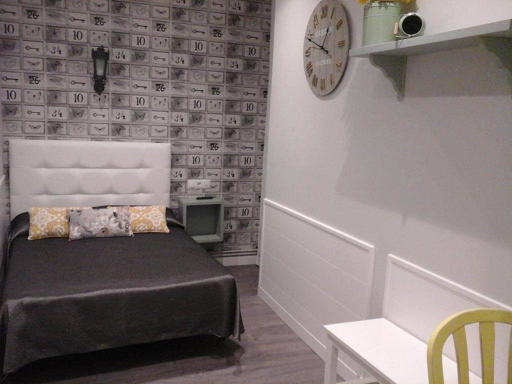 Hostal Don Alfonso Madrid Esterno foto