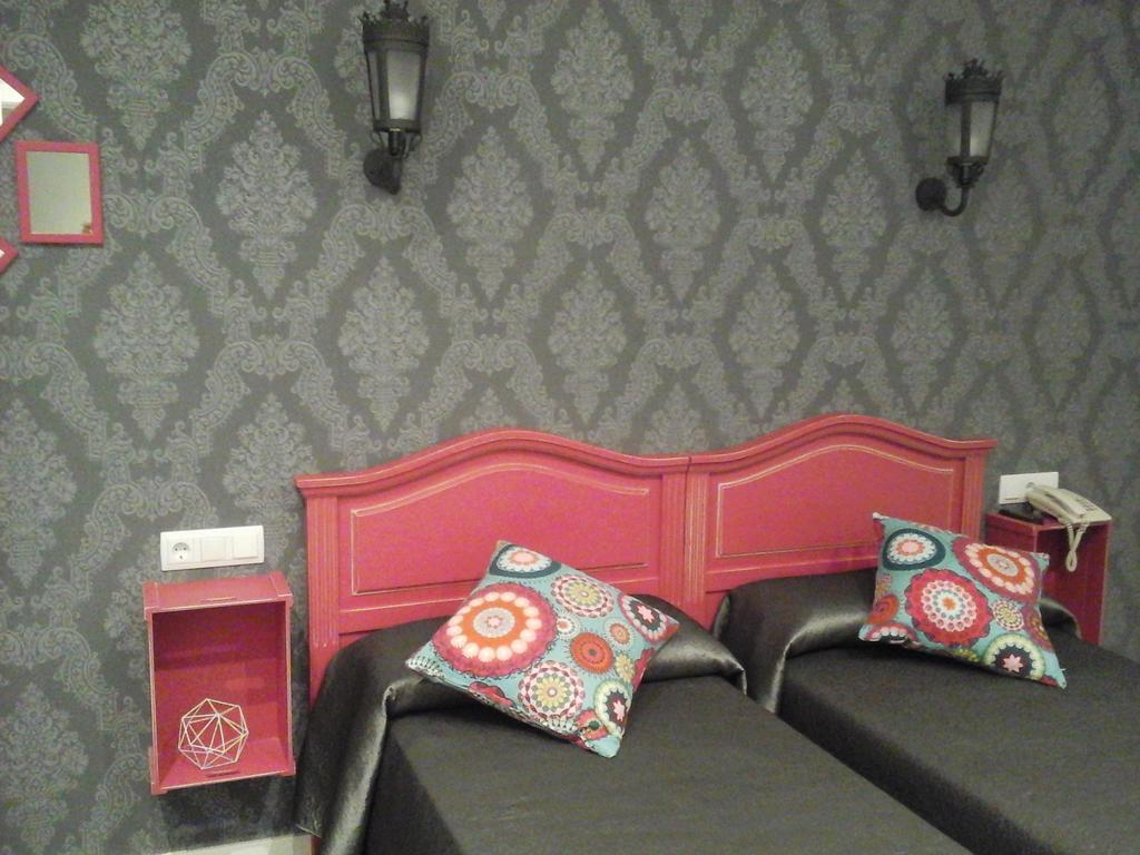 Hostal Don Alfonso Madrid Esterno foto