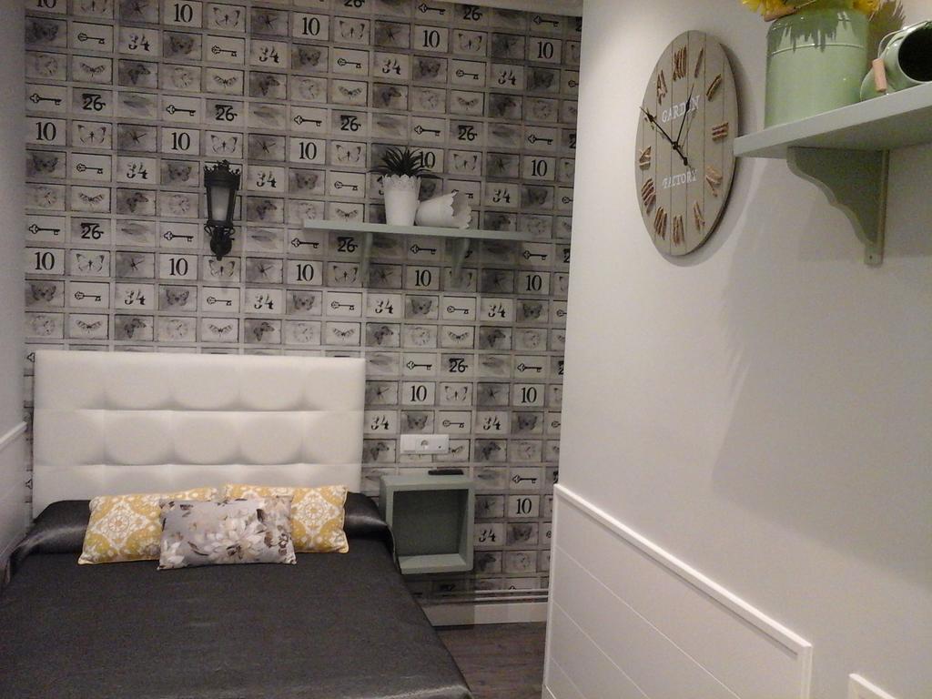 Hostal Don Alfonso Madrid Esterno foto